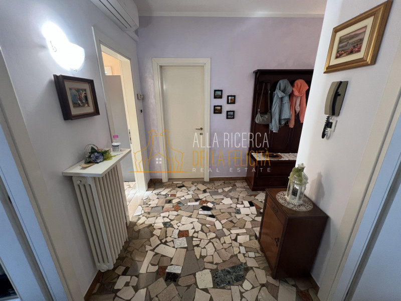 SCHIO - SS.Trinità: In contesto condominiale tranquillo e comodo a tutti i servizi, luminoso appa...