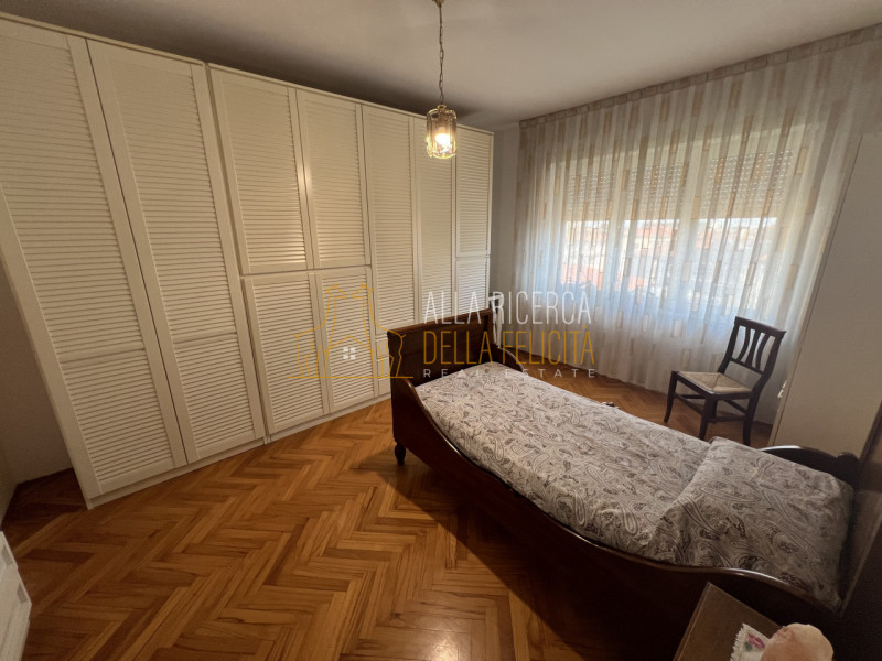 SCHIO - SS.Trinità: In contesto condominiale tranquillo e comodo a tutti i servizi, luminoso appa...