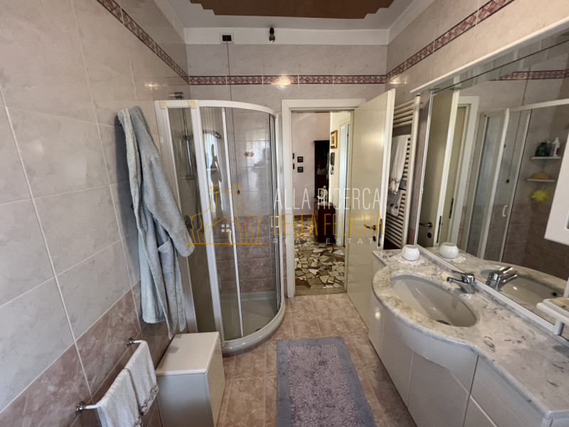 SCHIO - SS.Trinità: In contesto condominiale tranquillo e comodo a tutti i servizi, luminoso appa...