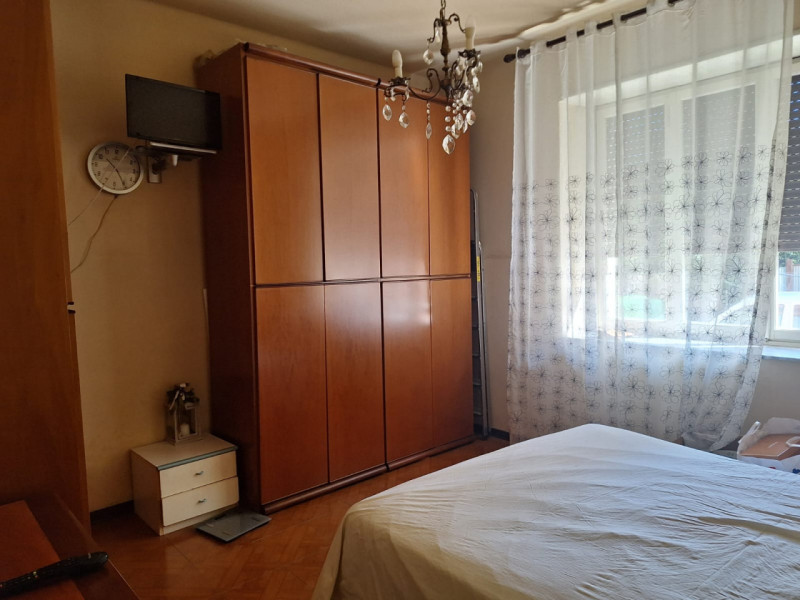 In una laterale di Corso Padova, poco lontano dalla sede universitaria di viale Margherita propon...