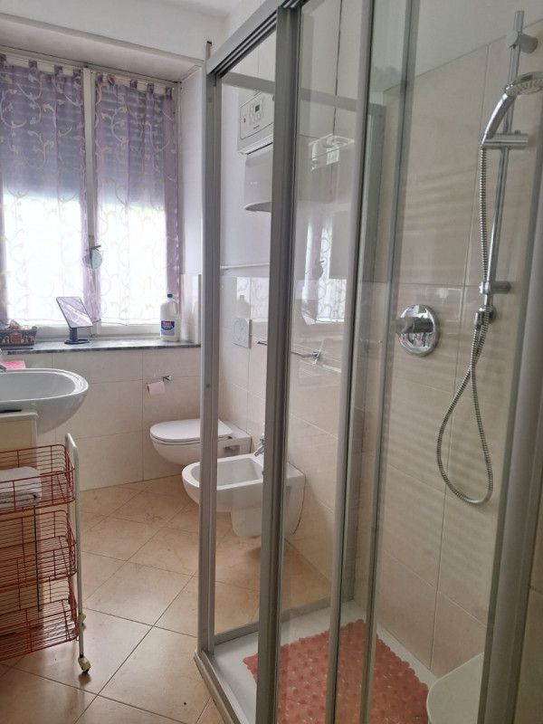 In una laterale di Corso Padova, poco lontano dalla sede universitaria di viale Margherita propon...