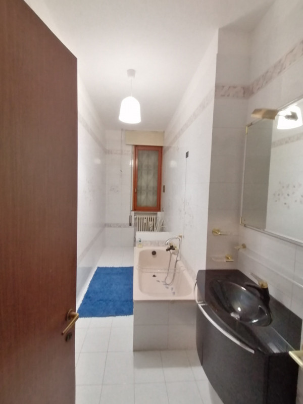 In ottimo contesto residenziale, tranquillo, verde, con palazzine e villette, adiacente alle mura...