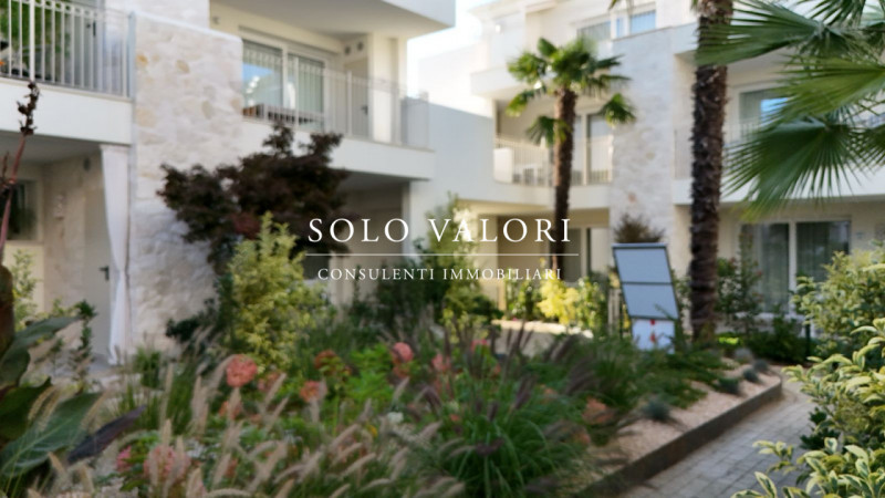 Rif. JE11 (per info 3381655389 Andrea S.)

Scopri il tuo nuovo rifugio al mare! Situato nel cuore...