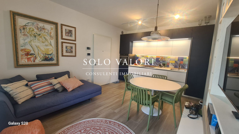 Rif. JE11 (per info 3381655389 Andrea S.)

Scopri il tuo nuovo rifugio al mare! Situato nel cuore...