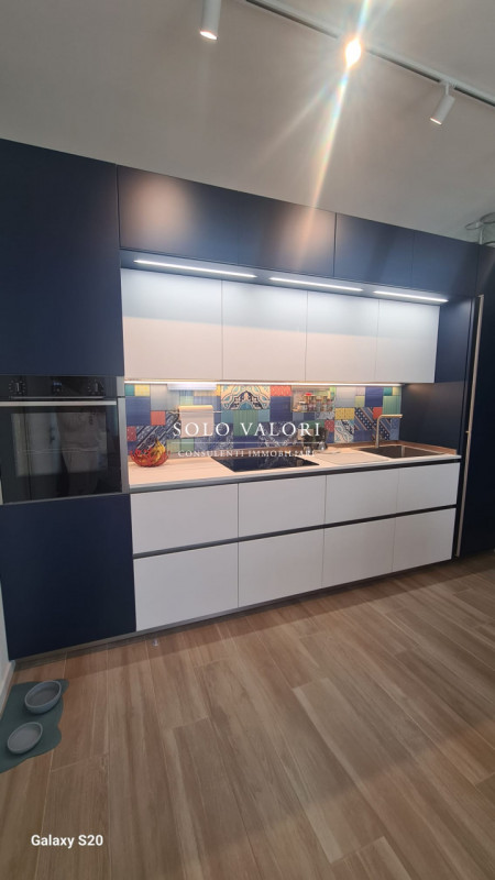 Rif. JE11 (per info 3381655389 Andrea S.)

Scopri il tuo nuovo rifugio al mare! Situato nel cuore...