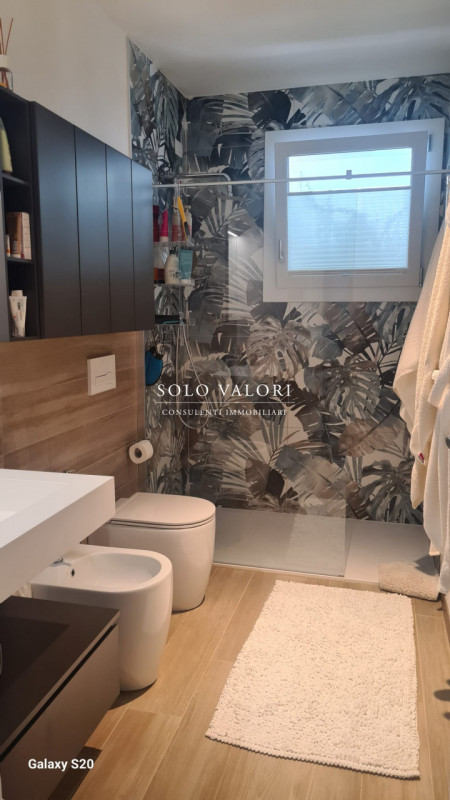 Rif. JE11 (per info 3381655389 Andrea S.)

Scopri il tuo nuovo rifugio al mare! Situato nel cuore...