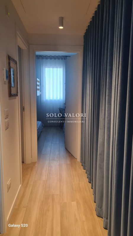 Rif. JE11 (per info 3381655389 Andrea S.)

Scopri il tuo nuovo rifugio al mare! Situato nel cuore...