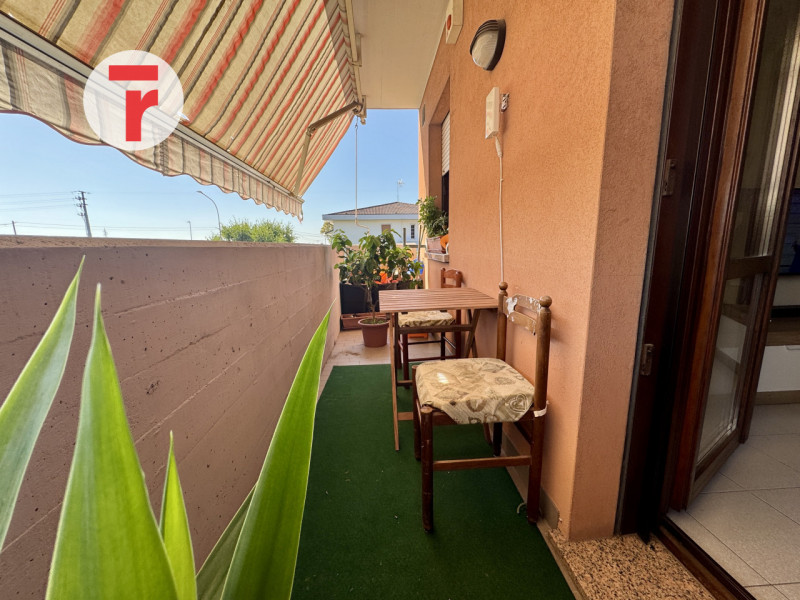 STRA - loc.Paluello. Su zona tranquilla comoda alle Poste. Condominio servito da ampio parcheggio...