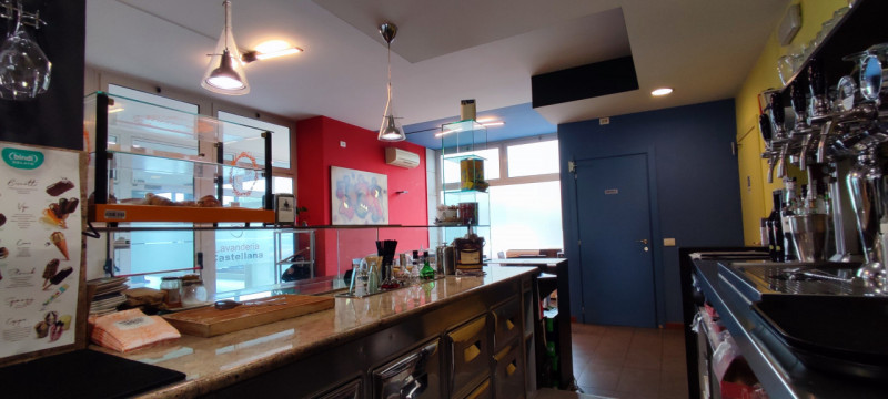 Nel centro di Istrana, proponiamo in vendita un bar moderno e luminoso, situato in una posizione ...