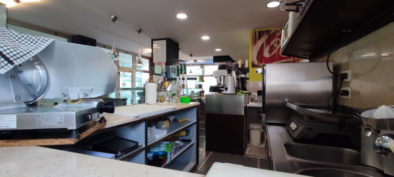 Nel centro di Istrana, proponiamo in vendita un bar moderno e luminoso, situato in una posizione ...