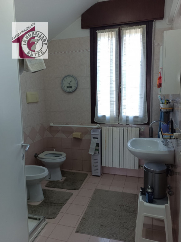 Vendesi VILLAFRANCA PADOVANA zona RONCHI appartamento al piano terra su bifamiliare in orizzontal...