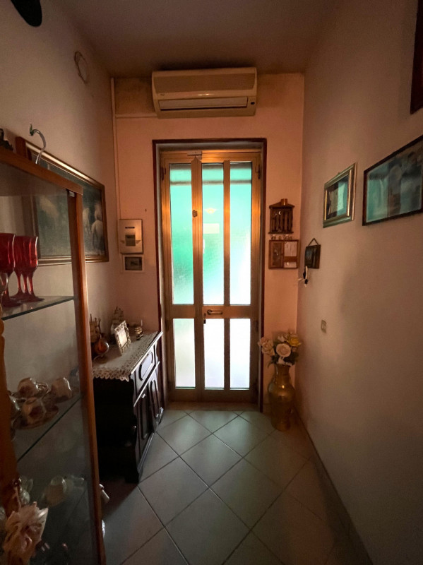 SOSSANO, loc. Pilastro: Abitazione singola terratetto, attualmente così suddivisa: al piano terra...