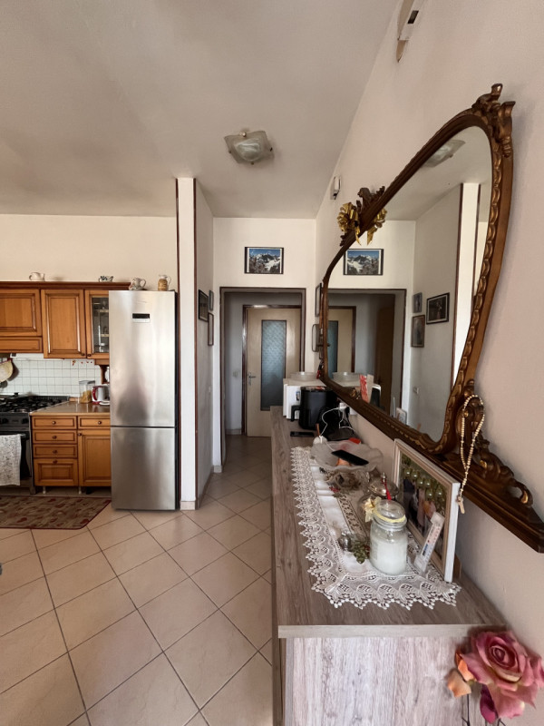 SOSSANO, loc. Pilastro: Abitazione singola terratetto, attualmente così suddivisa: al piano terra...