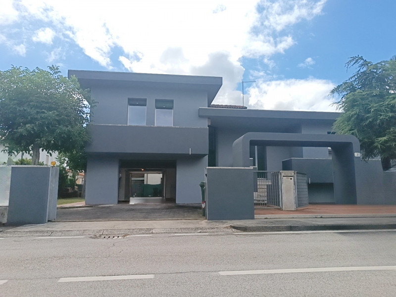 PALUELLO. Al confine con Dolo - Casa singola Euro 415.000. Classe energetica A2 con fotovoltaico ...