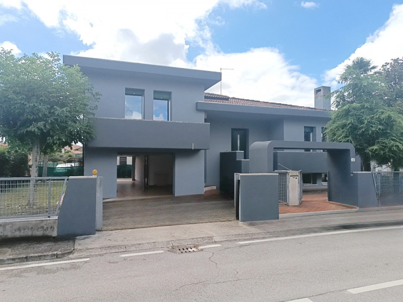 PALUELLO. Al confine con Dolo - Casa singola Euro 415.000. Classe energetica A2 con fotovoltaico ...