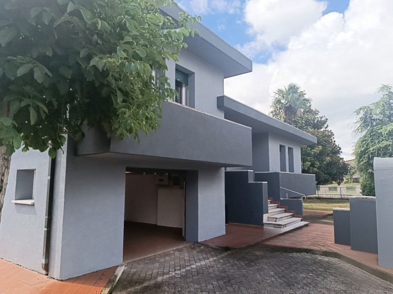 PALUELLO. Al confine con Dolo - Casa singola Euro 415.000. Classe energetica A2 con fotovoltaico ...