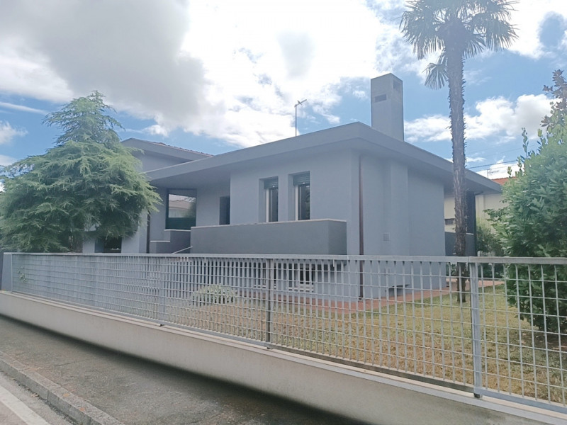 PALUELLO. Al confine con Dolo - Casa singola Euro 415.000. Classe energetica A2 con fotovoltaico ...