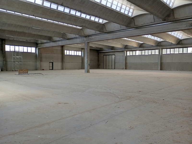 RIF: SR504 PADOVA - MESTRINO  proponiamo in vendita capannone in zona industriale a Mestrino, L'i...