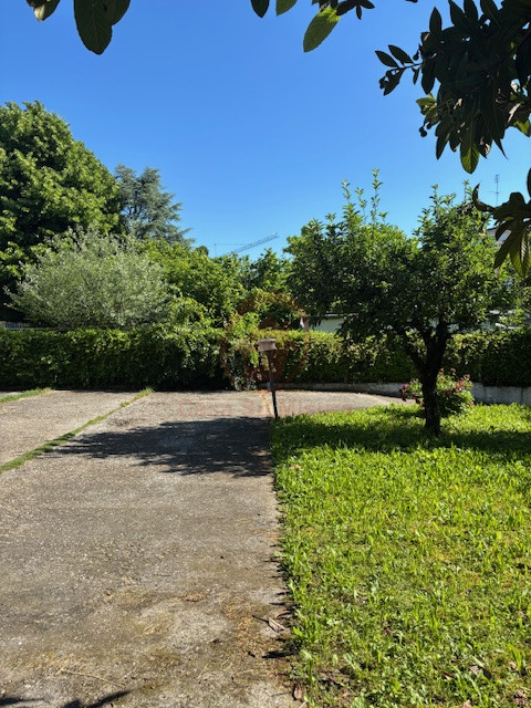 PADOVA, FORCELLINI RIF. A560: Casa Su Misura ha il piacere di proporVi spaziosissimo appartamento...