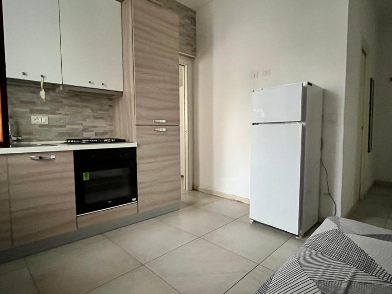 A DUE PASSI DA PORTA PORTELLO PROPONIAMO IN LOCAZIONE UN BILOCALE RISTRUTTURATO ED ARREDATO. 
COM...