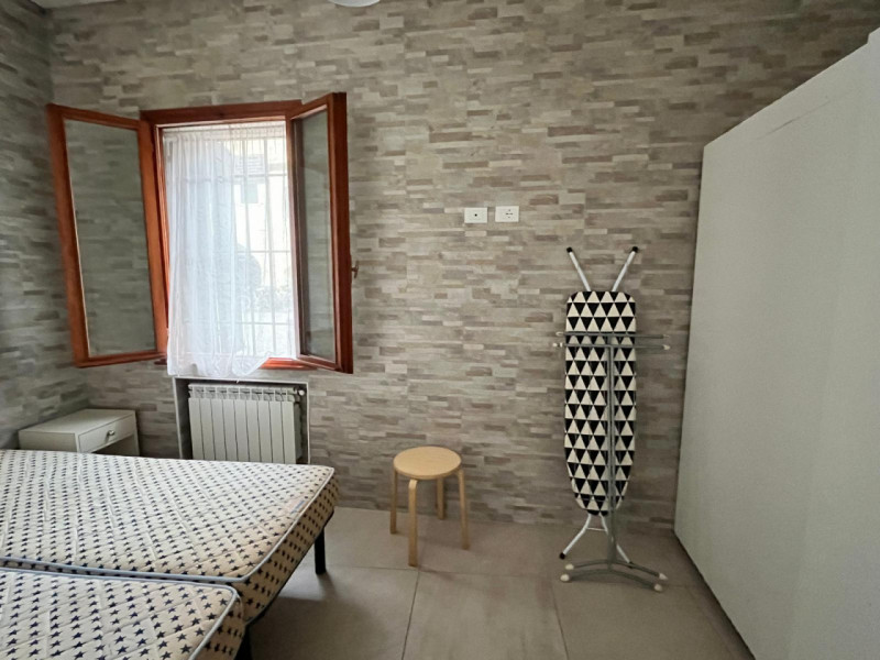 A DUE PASSI DA PORTA PORTELLO PROPONIAMO IN LOCAZIONE UN BILOCALE RISTRUTTURATO ED ARREDATO. 
COM...