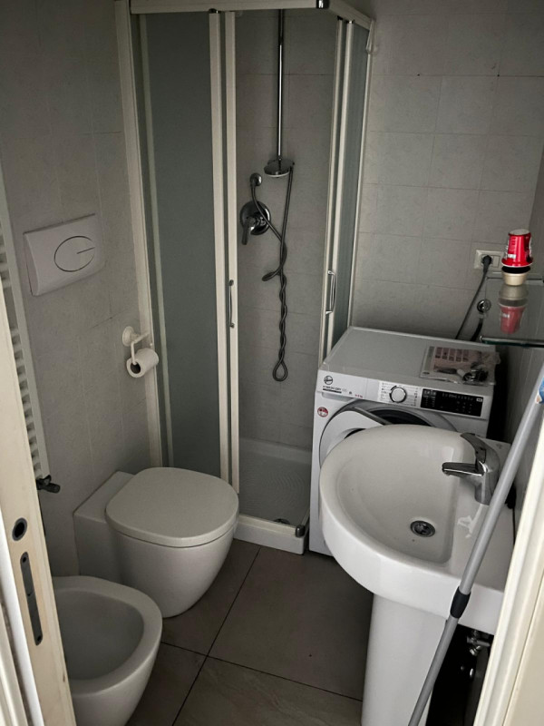 A DUE PASSI DA PORTA PORTELLO PROPONIAMO IN LOCAZIONE UN BILOCALE RISTRUTTURATO ED ARREDATO. 
COM...