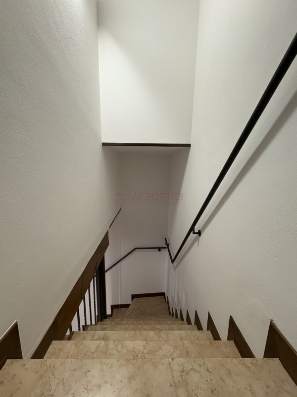 PADOVA Centro Storico -  Luminoso APPARTAMENTO completamente arredato con mobilia NUOVA e MODERNA...