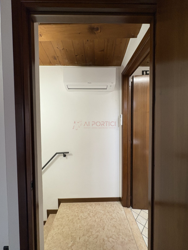 PADOVA Centro Storico -  Luminoso APPARTAMENTO completamente arredato con mobilia NUOVA e MODERNA...