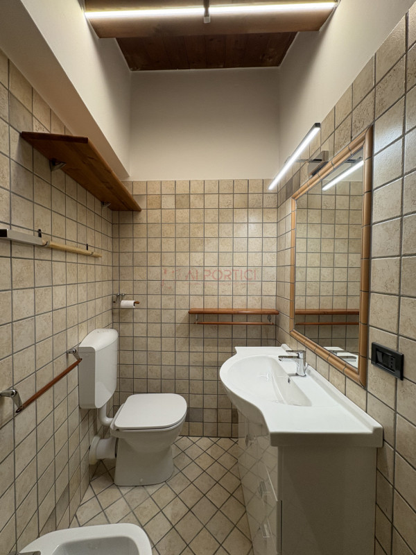 PADOVA Centro Storico -  Luminoso APPARTAMENTO completamente arredato con mobilia NUOVA e MODERNA...