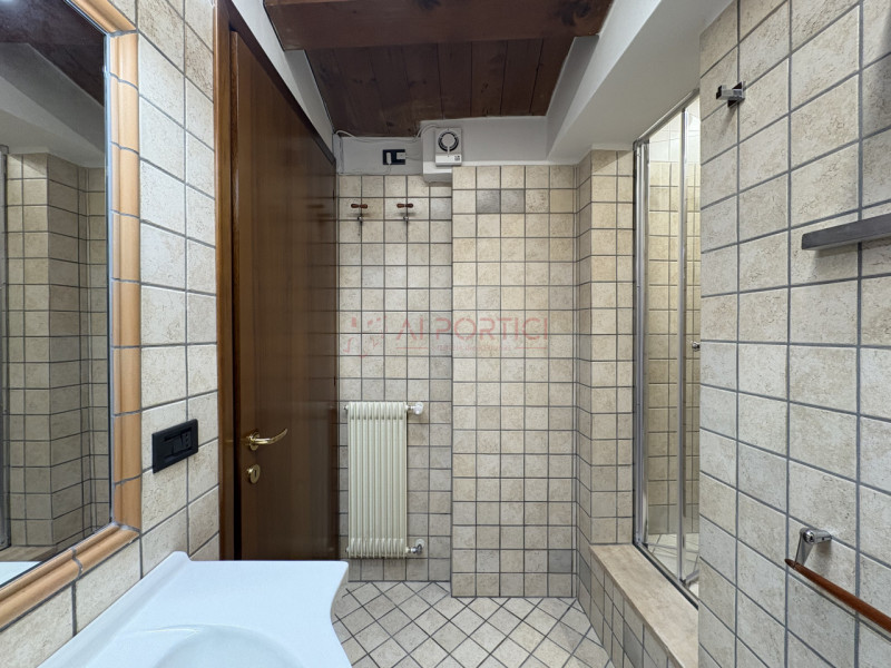 PADOVA Centro Storico -  Luminoso APPARTAMENTO completamente arredato con mobilia NUOVA e MODERNA...