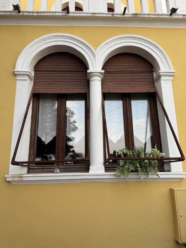 (Per INFO Fabrizio 3337743912) A pochissima distanza dal centro di Valdobbiadene, in una suggesti...