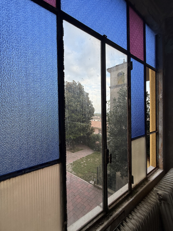 (Per INFO Fabrizio 3337743912) A pochissima distanza dal centro di Valdobbiadene, in una suggesti...