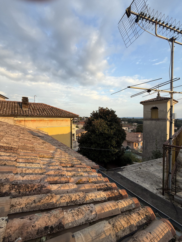 (Per INFO Fabrizio 3337743912) A pochissima distanza dal centro di Valdobbiadene, in una suggesti...