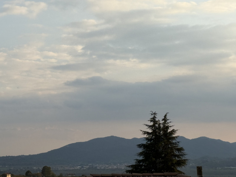 (Per INFO Fabrizio 3337743912) A pochissima distanza dal centro di Valdobbiadene, in una suggesti...