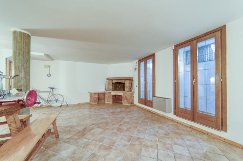 Se stai cercando la comodità delle scuole e uno spazio indipendente per te e la tua famiglia, abb...