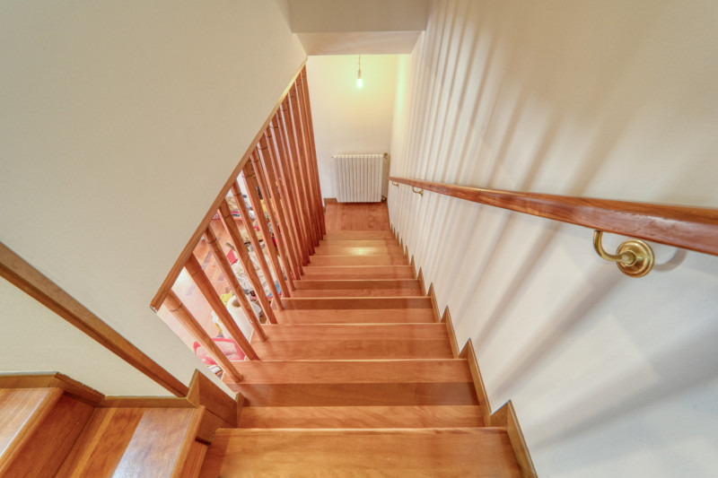 Se stai cercando la comodità delle scuole e uno spazio indipendente per te e la tua famiglia, abb...