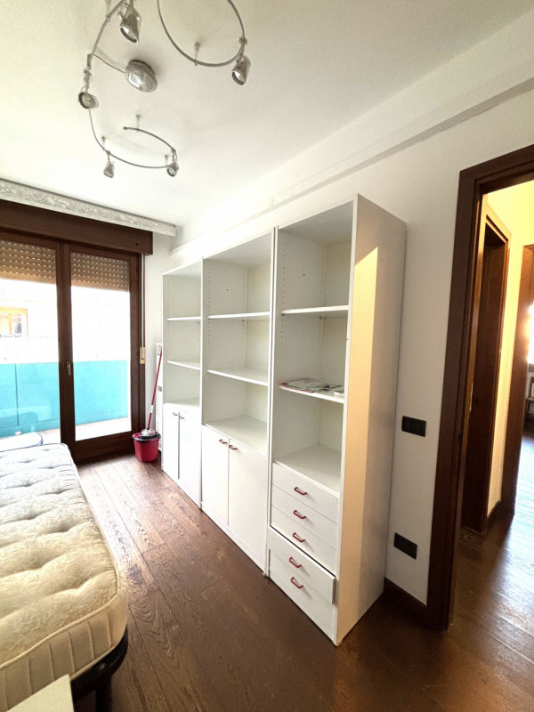 APPARTAMENTO IN LOCAZIONE !!!, COMODISSIMO, AL PIANO PRIMO CON ASCENSORE E GIARDINO CONDOMINIALE ...