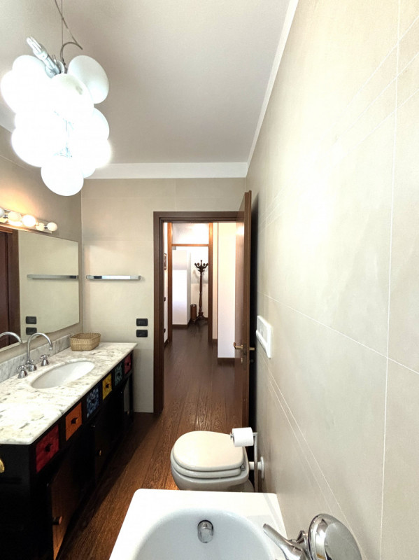 APPARTAMENTO IN LOCAZIONE !!!, COMODISSIMO, AL PIANO PRIMO CON ASCENSORE E GIARDINO CONDOMINIALE ...