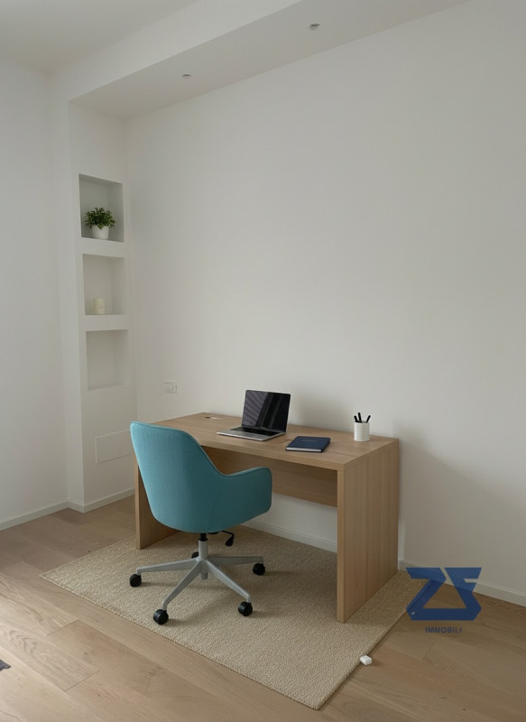 Nel prestigioso centro di Castelfranco Veneto, proponiamo in vendita un elegante appartamento di ...