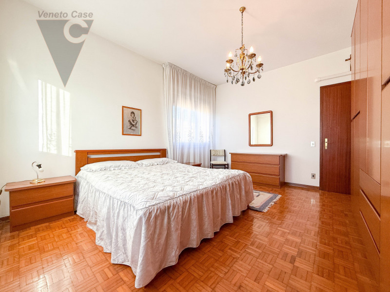 STRA' - 2 CAMERE ULTIMO PIANO 
Proponiamo in vendita, nel cuore del Comune di Stra, appartamento ...