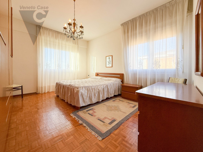 STRA' - 2 CAMERE ULTIMO PIANO 
Proponiamo in vendita, nel cuore del Comune di Stra, appartamento ...