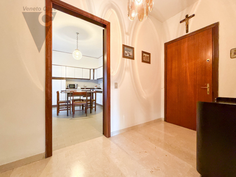 STRA' - 2 CAMERE ULTIMO PIANO 
Proponiamo in vendita, nel cuore del Comune di Stra, appartamento ...