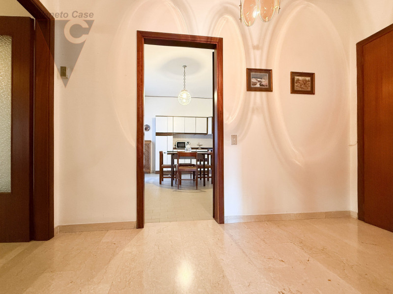 STRA' - 2 CAMERE ULTIMO PIANO 
Proponiamo in vendita, nel cuore del Comune di Stra, appartamento ...