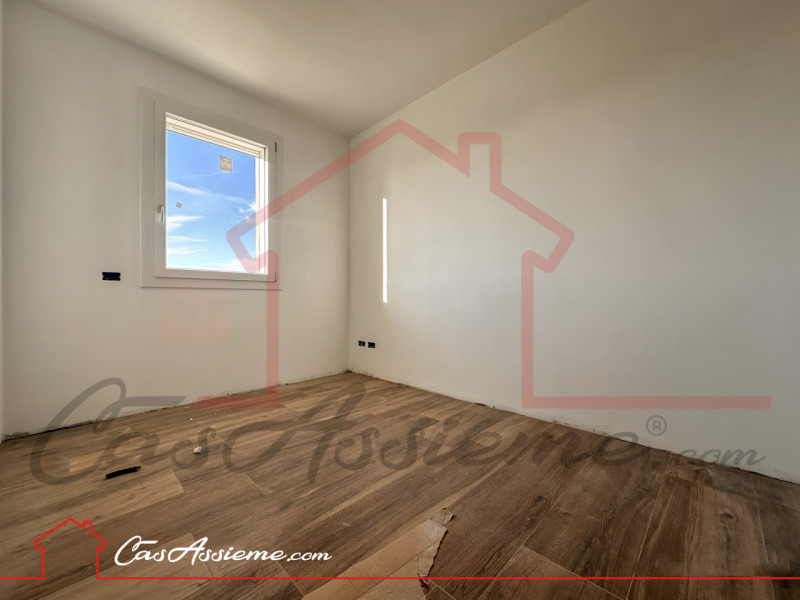 Rif. AH022
CHIAVI IN MANO - PIANO PRIMO € 238.000,00 // PIANO SECONDO € 245.000,00
In posizione l...