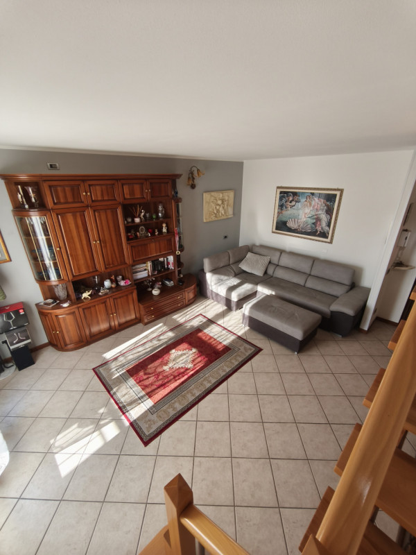 Scopri un'opportunità unica nel cuore di Saccolongo! Proponiamo in vendita un esclusivo appartame...