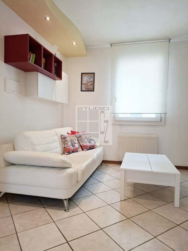 Proponiamo, in centro a Loreggia, appartamento al PIANO TERRA CON GIARDINO.

In contesto UNICO di...