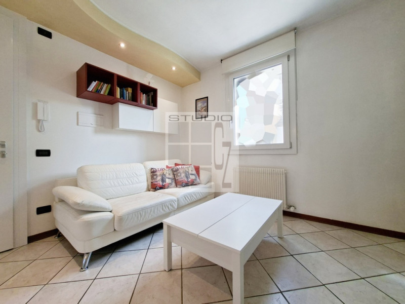 Proponiamo, in centro a Loreggia, appartamento al PIANO TERRA CON GIARDINO.

In contesto UNICO di...