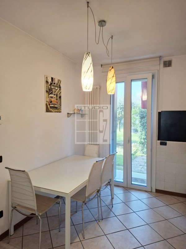 Proponiamo, in centro a Loreggia, appartamento al PIANO TERRA CON GIARDINO.

In contesto UNICO di...