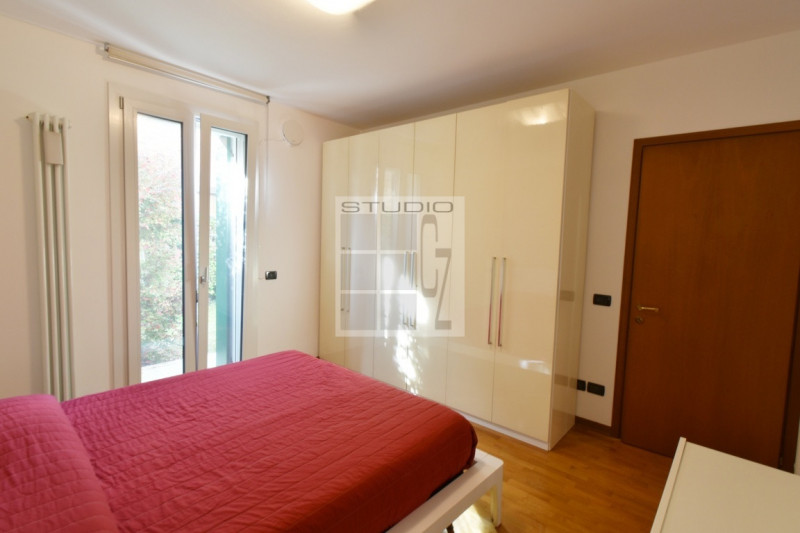 Proponiamo, in centro a Loreggia, appartamento al PIANO TERRA CON GIARDINO.

In contesto UNICO di...