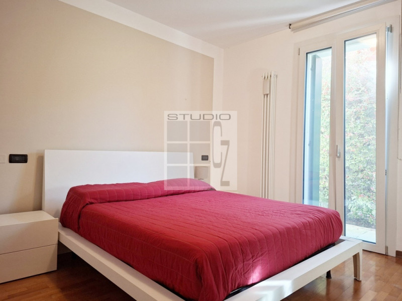 Proponiamo, in centro a Loreggia, appartamento al PIANO TERRA CON GIARDINO.

In contesto UNICO di...